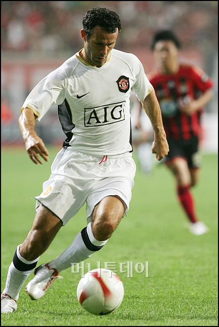 후반에 투입되어 경기를 주도한 맨유의 노장 라이언 긱스.