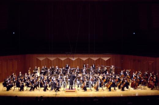 ▲ 6일 제임스 저드의 지휘로 열린 서울시향과 함께한 머니투데이 가을 음악회는 본 윌리엄스의 '토마스 탈리스 주제에의한 환상곡' 쳄린스키의 '인어공주'등 낭만이 넘치는 현대 음악가들의 작품을 맛볼수있는 좋은 기회였다. ⓒ서울시향