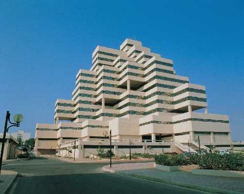 ↑리비아 벵가지 정부청사