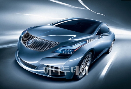 상하이차와 GM이 합작설립한 연구센터 PATAC이 내놓은 컨셉트카 뷰익 리비에라