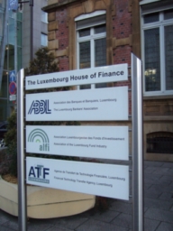 ↑일요일 한가한 룩셈부르크 금융중심가.