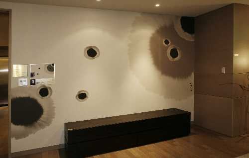 ↑ 리첸시아 중동 전 세대 거실에 이상봉 디자이너가 디자인한 벽지가 적용된다.