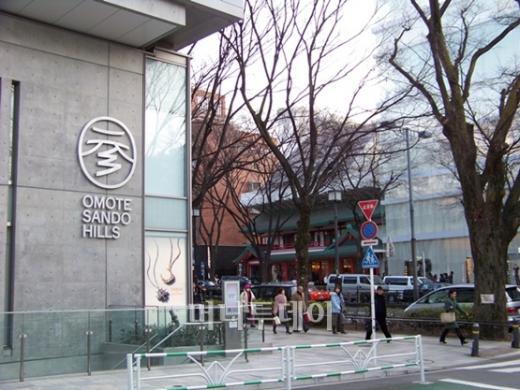 ↑오모테산도힐스가 들어선 시부야거리 전경