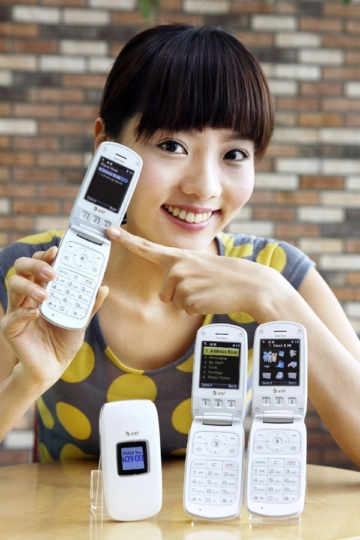 ▲팬택계열은 27일(현지시간) AT&T를 통해 미국 시장에 심플폰 '팬택 브리즈'를 선보였다.