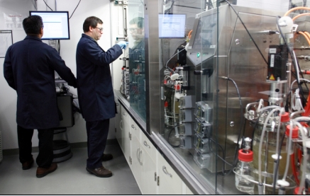 ↑ 미 일리노이주 시카고 인근에 있는 코스카타 본사의 바이오 에탄올 실험 생산 시설 내부.