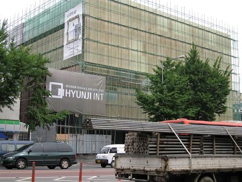 ↑ 상도 해모로 모델하우스가 있던 현장. 현재는 대림산업 'e-편한세상' 모델하우스가 건립되고 있다.