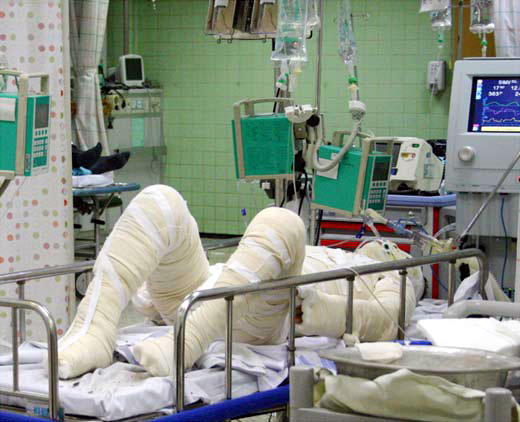 ↑지난달 25일 분신 직후 전주 예수병원으로 이송된 이병렬씨의 모습. <사진제공=전북인터넷대안신문 참소리>