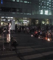 정태인 전 청와대 국민경제비서관이 9일 밤 서울 청계광장에서 강연하고 있다.