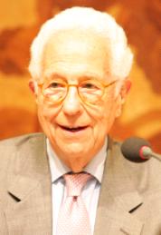 ▲장 피에르 헬리벅(Jean-Pierre Hellebuyck)
AXA 그룹의 자산운용 자회사의 부회장