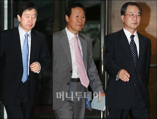 ↑삼성전자 최지성 사장, 삼성코닝정밀유리 이석재 사장, 삼성전자 최도석 사장 (좌측부터)