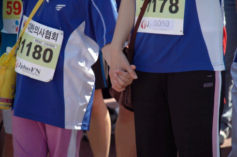 ↑ 지난 5월5일 서울 여의도에서 '제5회 소아암환자돕기 마라톤대회'가 열렸다. ⓒ달리는의사들