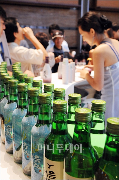 ↑한자리 모인 대한민국 소주.