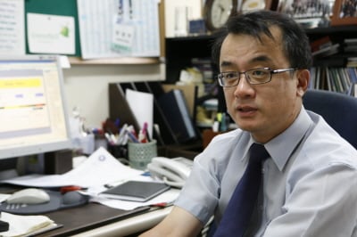 ↑ 방 교수는 "신약을 개발하기 위해서는 제약사들의 과감한 투자가 필요하고, 오너나 경영자들의 생각이 전향적으로 바뀌어야 한다"고 조언했다.