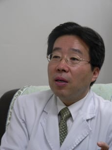 ↑ 배 원장은 지난 1998년 하버드대 공공보건대학원에서 임상시험에 대해 공부했다.