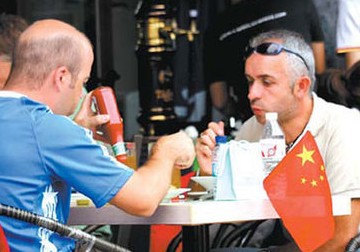 베이징 시내 외국인들 ⓒ 차이나데일리