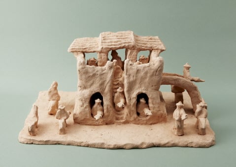 ▲ 전국의 맹학교 재학생을 상대로 한 공모전인 '2008프리즘 프라이즈'에서 대상을 차지한 서울맹학교 중등부 학생인 한성현 군의 찰흙 조형물 '성을 지켜라'.