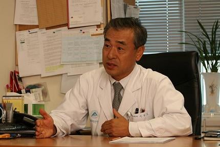 ↑이동호 서울아산병원 임상연구센터장은 제약사 중양연구소장과 최고경영자를 역임하며 신약개발 현장에서 발로 뛴 임상시험분야의 산증인이다.