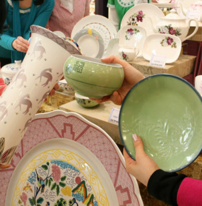 ▲1940~50년대에 쓰던 혼수용 도자기. 복 복(福)자를 썼다.