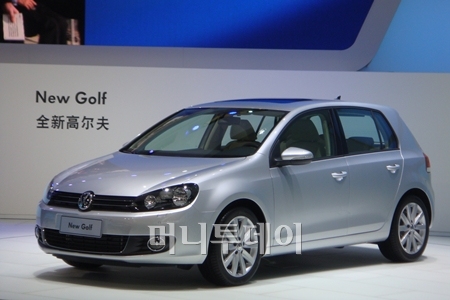 ↑폭스바겐 신형 '골프'