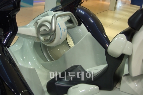 ↑푸조 디자인콘테스트 우승작 'RD' 콘셉트카