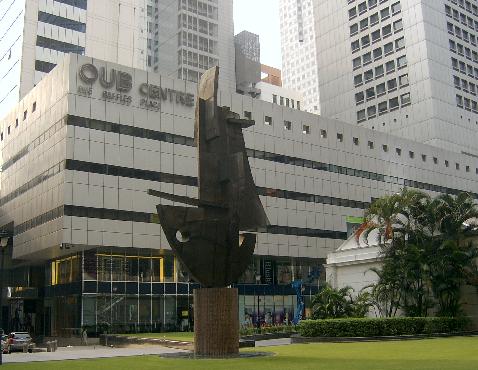 ↑ 싱가포르 4대은행인 OUB센터. 현지에서 헤지펀드 사업을 하는 한국투자증권과 우리투자증권 등이 이 건물에 입주해 있다.