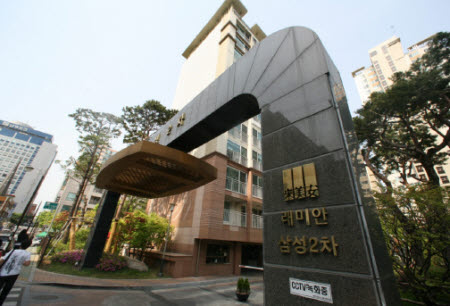 ↑ 석면시멘트를 사용한 서울 삼성동 래미안2차아파트 ⓒ시민환경연구소