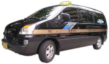 ↑승객감소와 콜밴의 불법 영업으로 감소하고 있는 '대형 택시'