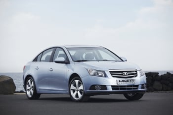 ↑대우자판이 국내 판매중인 GM대우의 '라세티 프리미어'