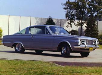 ↑65년식 플라이머스 바라쿠다