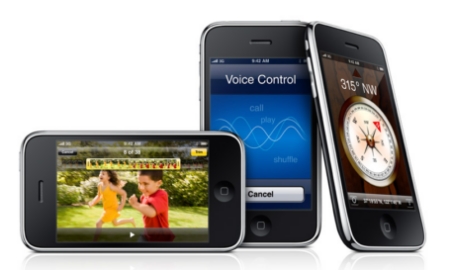 ↑애플이 새롭게 선보인 신형 '아이폰3GS'