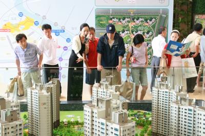 ↑우미린 모델하우스에 몰린 방문객들