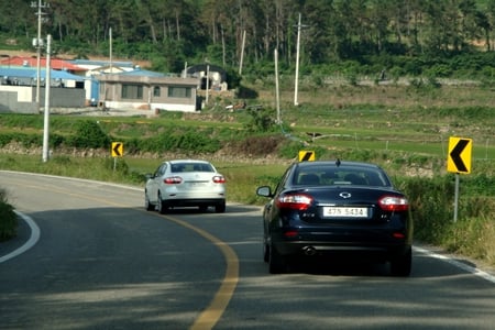 ↑르노삼성차는 지난 19일 전남 목포인근 해안도로에서 기자단을 대상으로 사전 시승회를 가졌다.