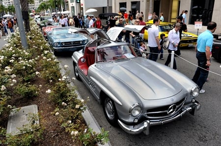 ↑메르세데스-벤츠 '300SL 걸윙도어'(사진 맨 앞쪽)