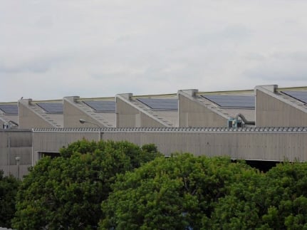 ↑친환경으로 건축된 토요타 츠츠미공장