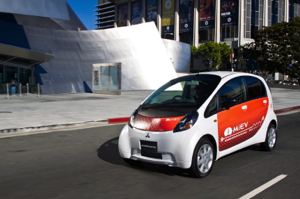 ↑미쓰비시의 전기차 '아이마브'