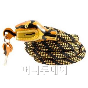 뱀 모양의 자물쇠ⓒ필론파리스 홈페이지