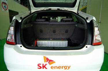 ↑SK에너지가 개발연구 중인 하이브리드카용 배터리를 장착한 자동차