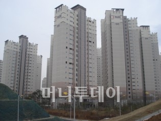 ↑얼마전 입주를 시작한 충남 천안의 한 아파트.