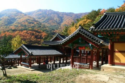 ↑춘천8경 중 하나인 청평사