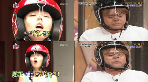 ↑SBS 스타킹 '코걸이 헬멧'(왼쪽)과 TBS The Dream Match 06의 '하나후크'