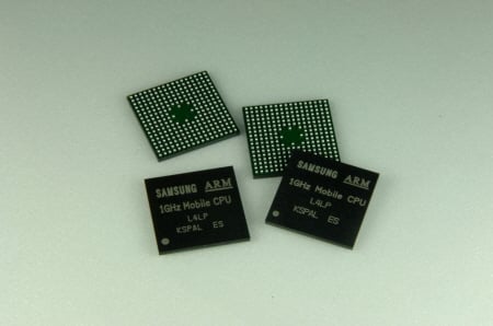 ↑삼성전자가 개발한 1GHz 모바일 CPU 코어를 적용해 시험 제작된 삼성전자의 테스트 칩.