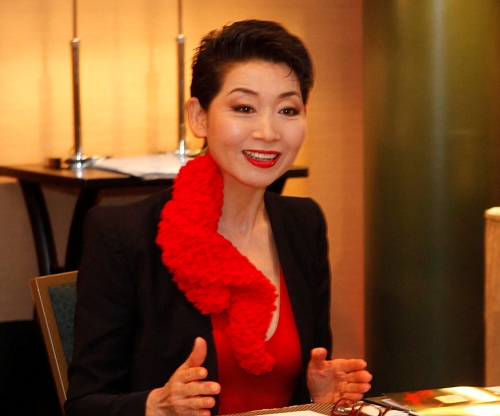 ↑김성주 성주그룹 회장이 MCM 브랜드의 삭스 핍스 애비뉴 입성 과정에 대해 설명하고 있다.