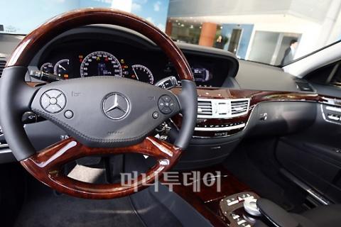 ↑'뉴 S400 하이브리드' 실내ⓒ임성균 기자