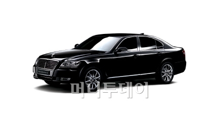 ↑쌍용차 '체어맨'