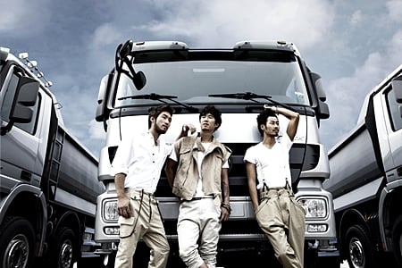 ↑메르세데스-벤츠트럭 '악트로스 A1'