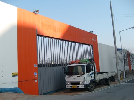 ↑사업이 중단된 천안의 한 현장.