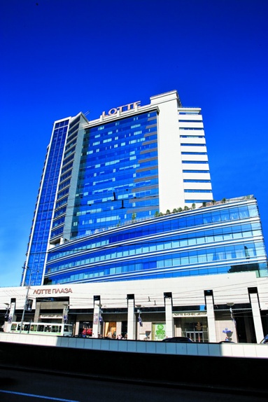 ↑롯데건설이 그룹 글로벌 전략에 맞춰 건설되는 러시아 '뉴아르바트 복합단지'프로젝트. 사진은 지난해 완공된 러시아백화점 전경.