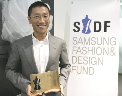 ↑이진 디자이너