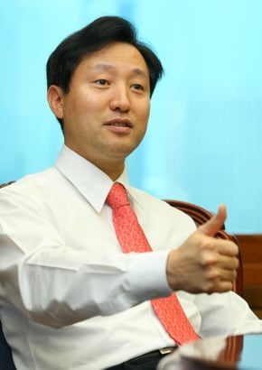 ↑오세훈 서울시장은 광화문광장을 국가 상징가로로서 세일즈 포인트로 활용해 국가적 브랜드로 만들 것인지 등에 논의하고 고민하겠다고 강조했다. ⓒ유동일 기자