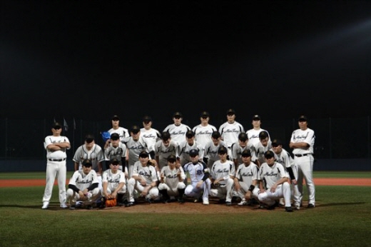 ↑연예인 야구단 '만신창이'